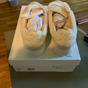 Betsey Johnson Women’s Suton Sneakers - Pearl - Size 8.5